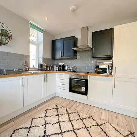 Luxury Boutique Apartments Block Free Street Parking Hounslow Exterior photo