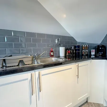 Luxury Boutique Apartments Block Free Street Parking Hounslow Exterior photo