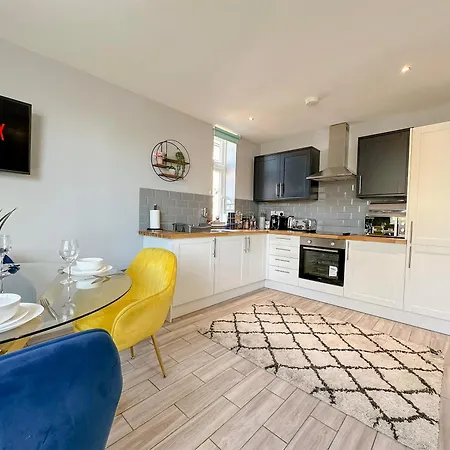 Luxury Boutique Apartments Block Free Street Parking Hounslow Exterior photo