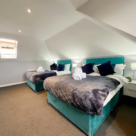 Luxury Boutique Apartments Block Free Street Parking Hounslow Exterior photo