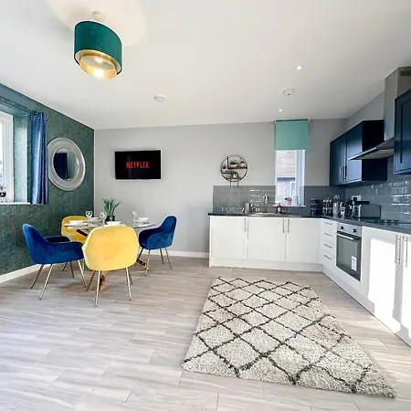 Luxury Boutique Apartments Block Free Street Parking Hounslow Exterior photo