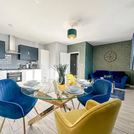 Luxury Boutique Apartments Block Free Street Parking Hounslow Exterior photo