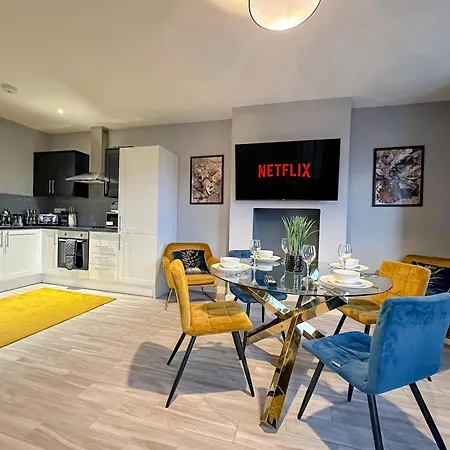 Luxury Boutique Apartments Block Free Street Parking Hounslow Exterior photo