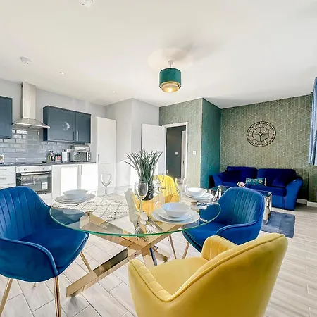 Luxury Boutique Apartments Block Free Street Parking Hounslow Exterior photo