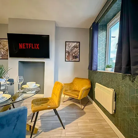 Luxury Boutique Apartments Block Free Street Parking Hounslow Exterior photo