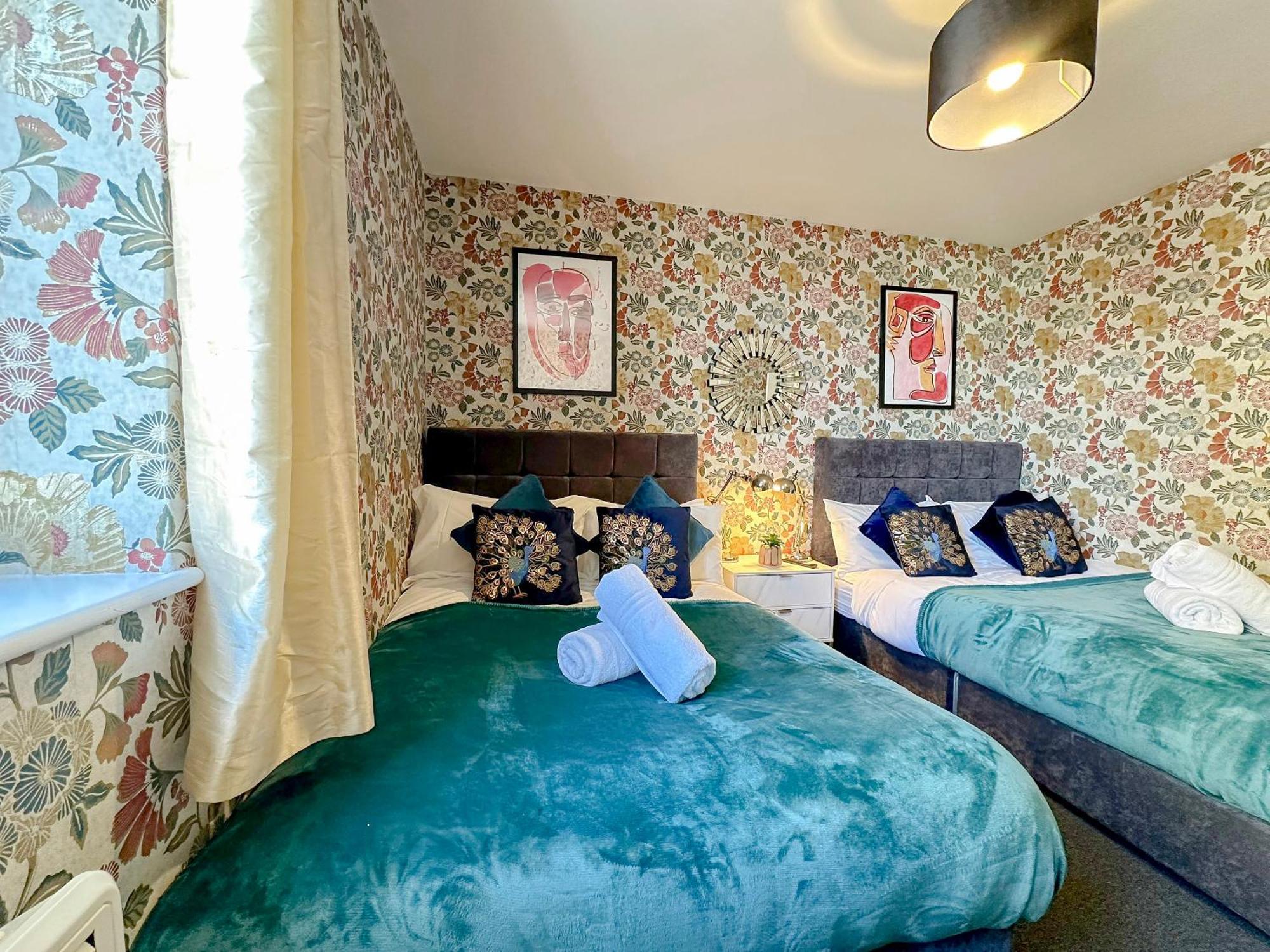 Luxury Boutique Block Free Street Parking Apartment Hounslow