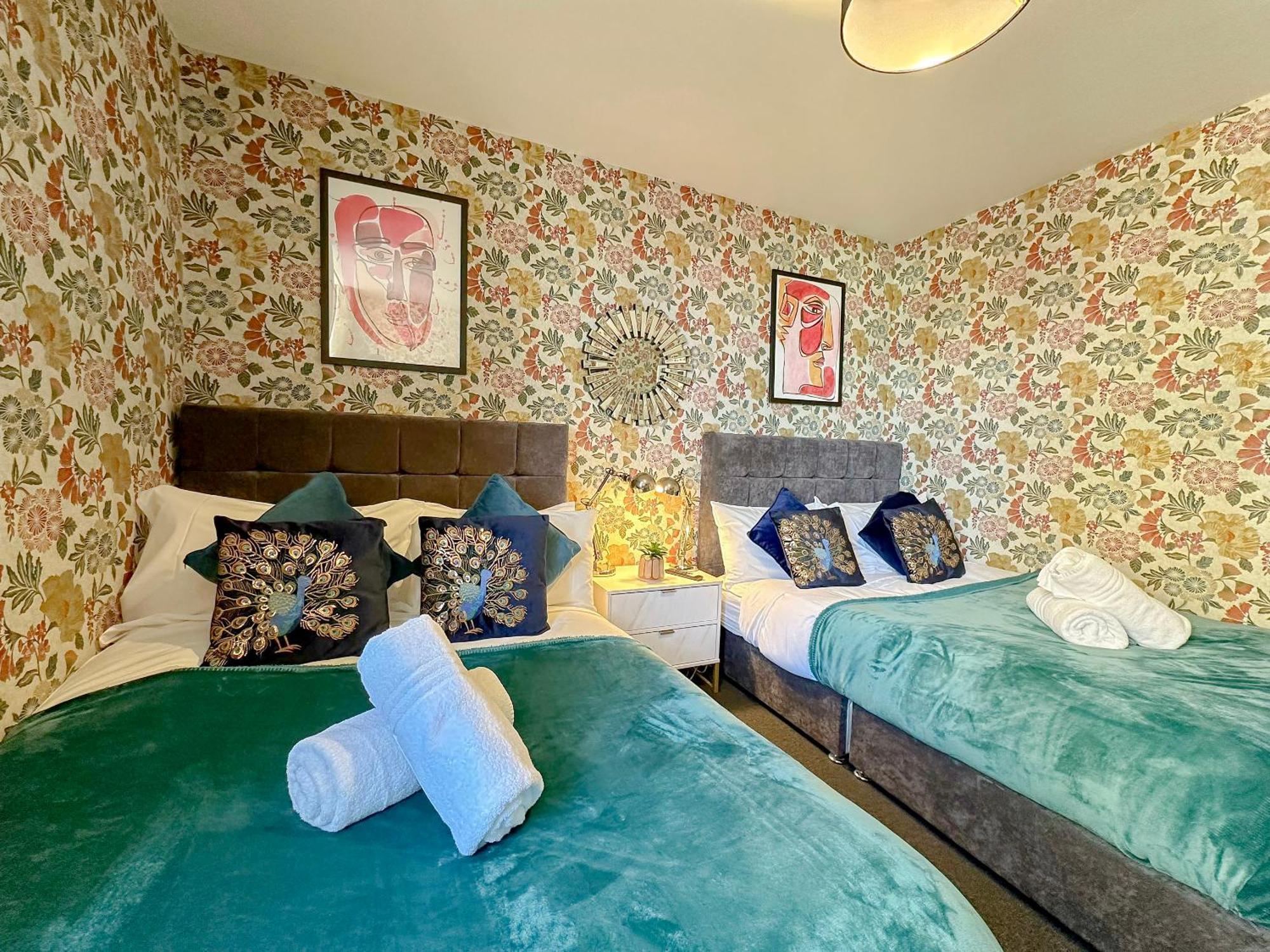 Luxury Boutique Block Free Street Parking Hounslow
