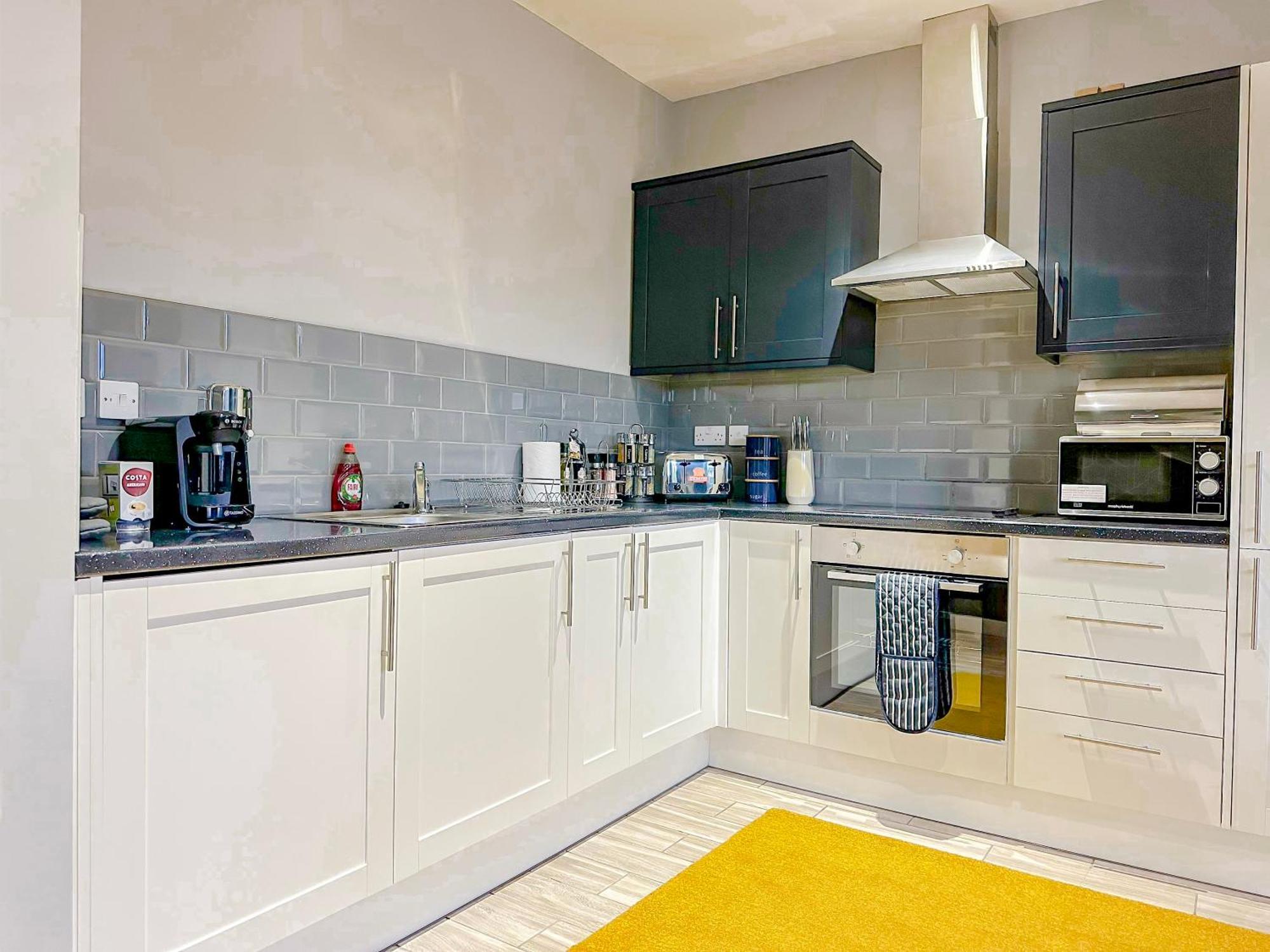 Apartment Luxury Boutique Block Free Street Parking