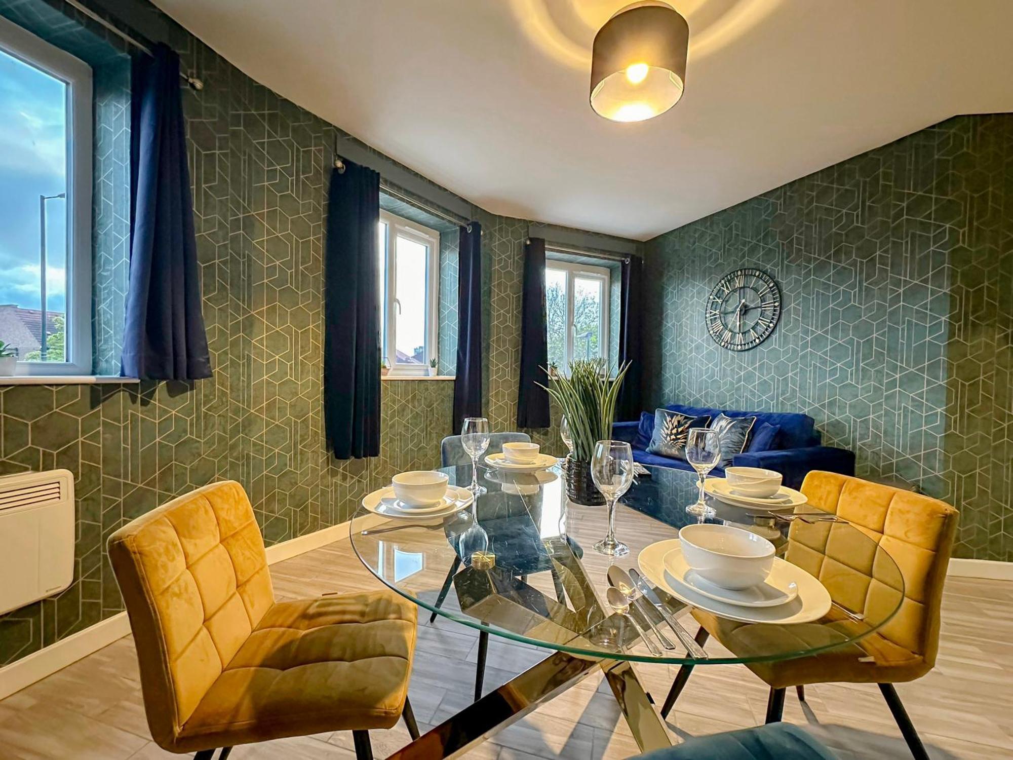 Luxury Boutique Block Free Street Parking Apartment Hounslow