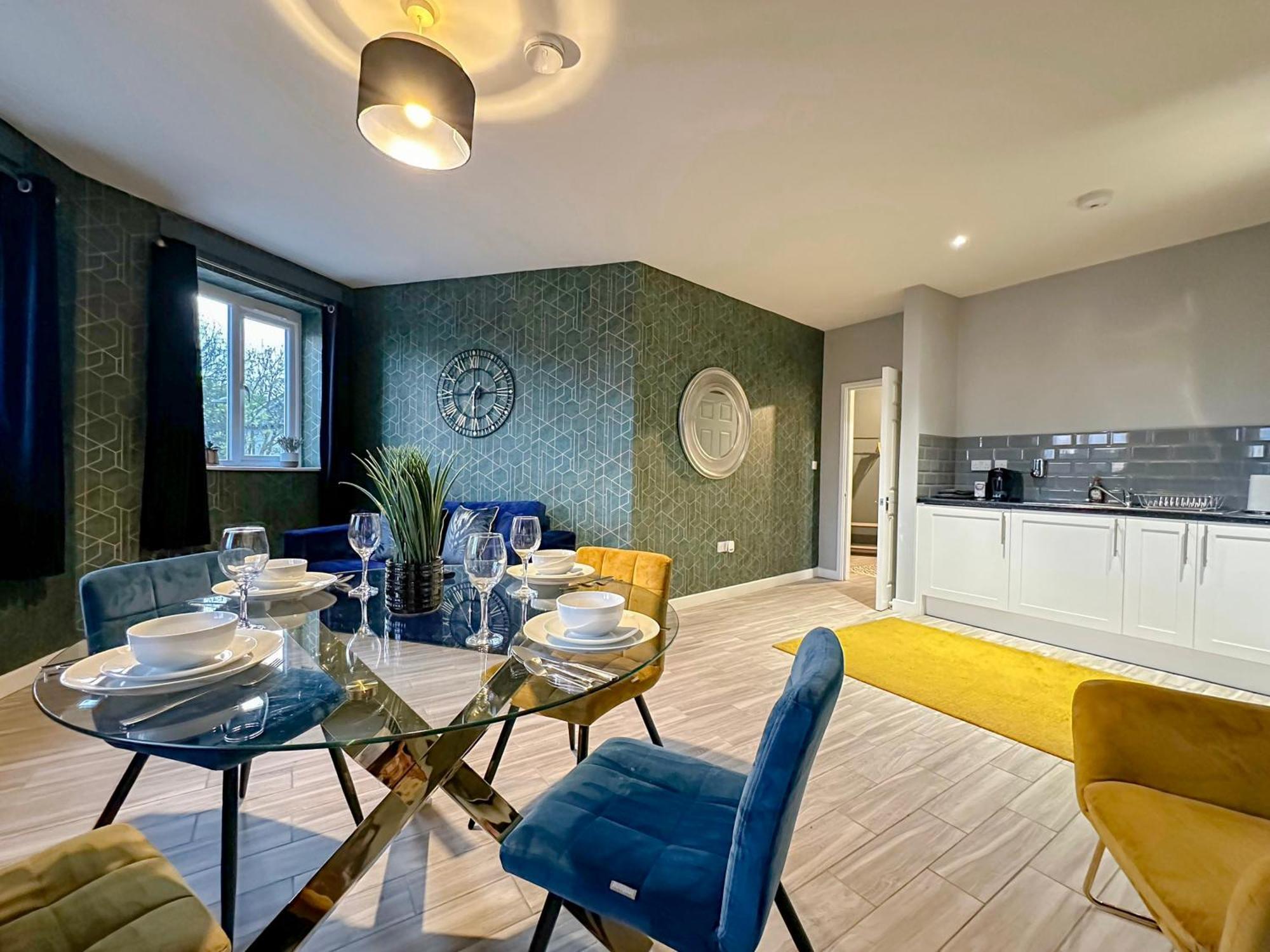 Luxury Boutique Block Free Street Parking Hounslow