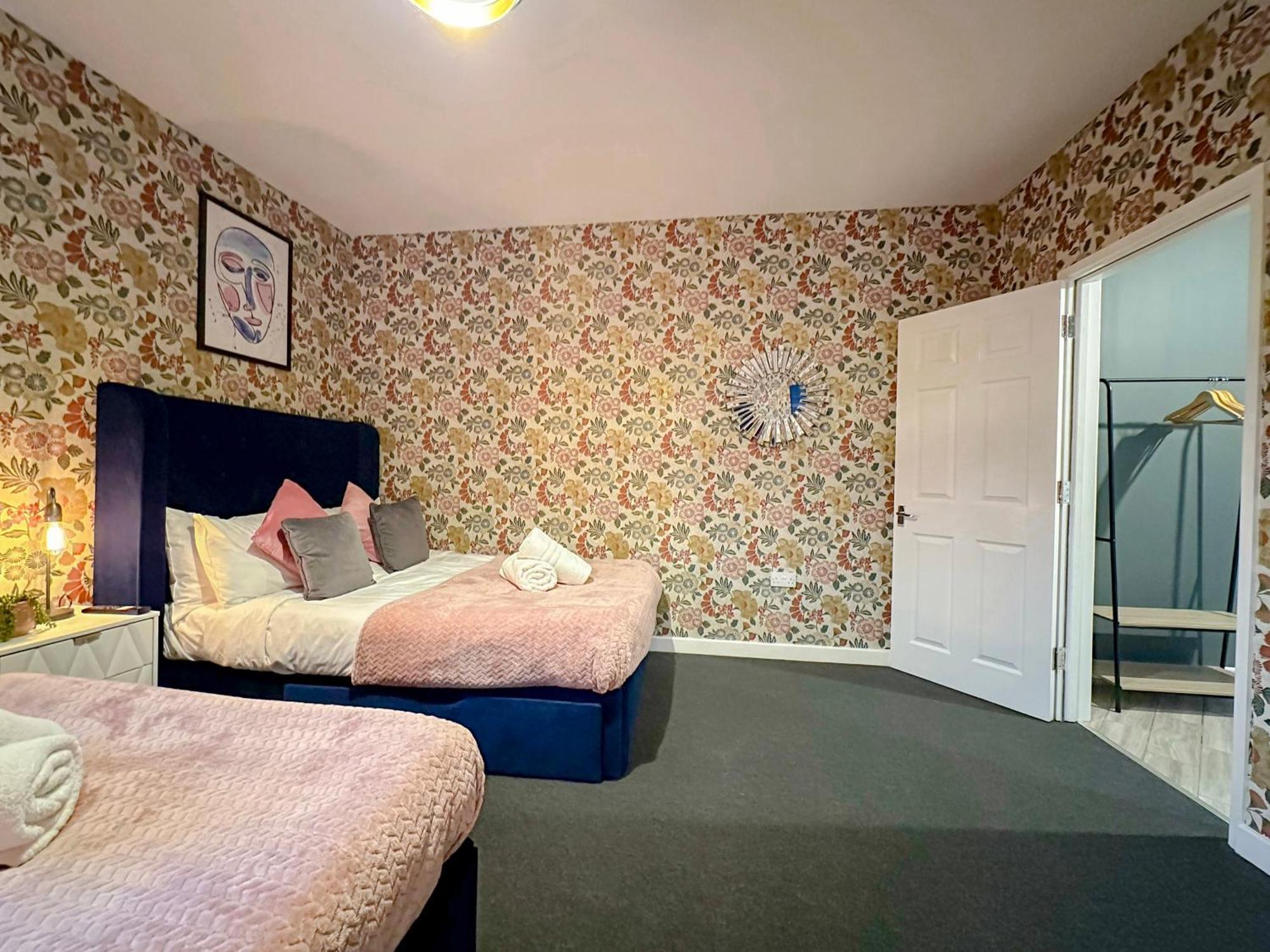 Apartment Luxury Boutique Block Free Street Parking *
