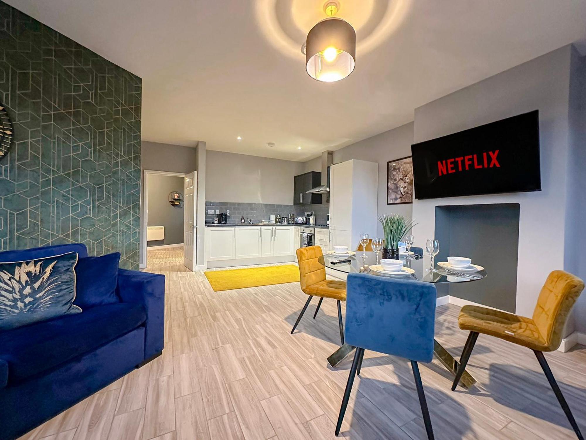 Apartment Luxury Boutique Block Free Street Parking *