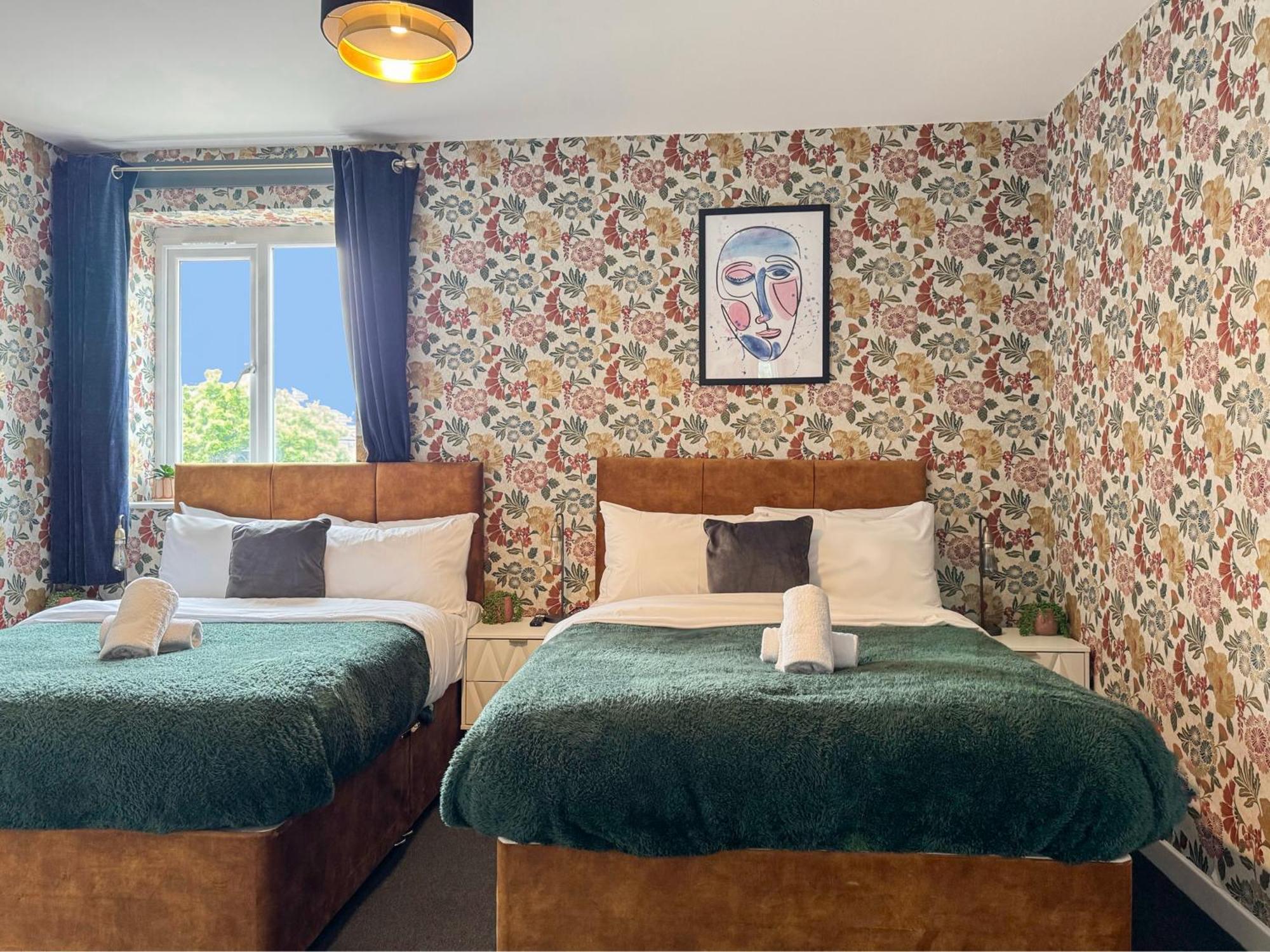 Апартаменты Luxury Boutique Block Free Street Parking *